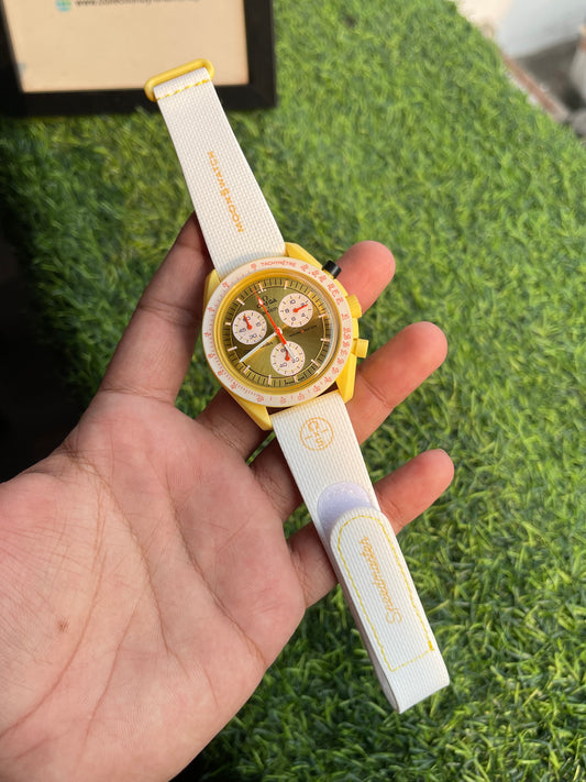 RC X Omegaa Γ Swaatch MoonSwatch Mission to the Sun β Yellow Case White Strap Chronograph Watch