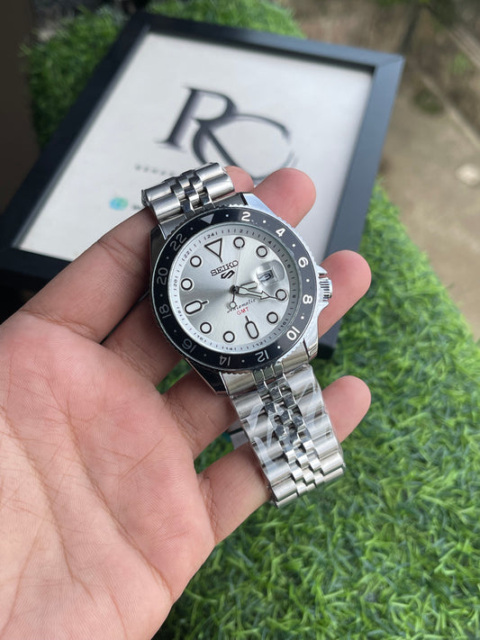 RC Seiiko GMT Style Quartz Open Back – Premium Jubilee Edition White Dial / Black Bezel