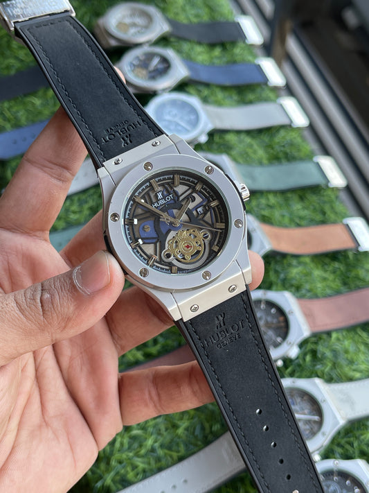 RC Hublt Skeleton Quartz – Black Strap (Open Balance)