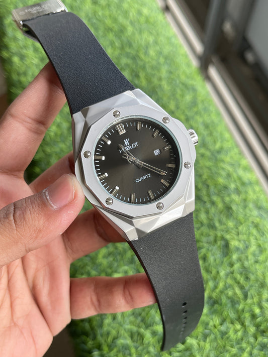 RC Hublt Classic Fusion–Style Quartz | Black Dial with Rubber Strap