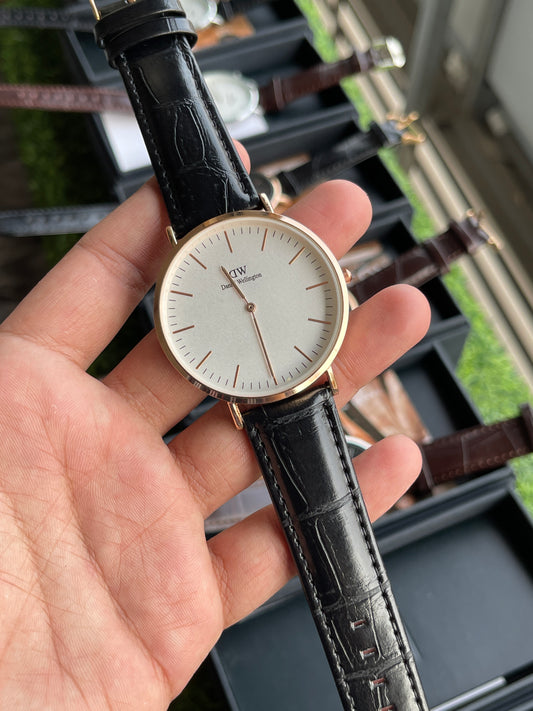 RC Daniiel Welliington | White Dial × Black Leather Strap (Rose Gold Case)